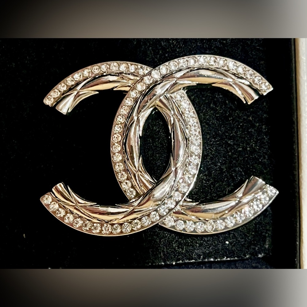Chanel CC Brooch